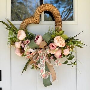 Sweet Spring/Valentine’s Heart-Shaped Floral Wreath